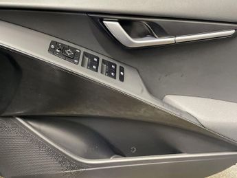 KIA NIRO 64.8kWh 3 SUV 5dr Electric Auto (201 bhp)