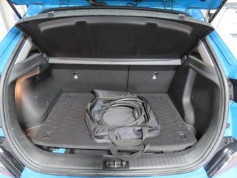 HYUNDAI KONA 64kWh Premium SUV 5dr Electric Auto (10.5kW Charger) (204 ps) Pa