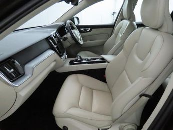 VOLVO XC60 2.0h T6 Recharge 11.6kWh Inscription Expression SUV 5dr Petrol P