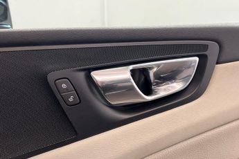 VOLVO XC60 2.0h T6 Recharge 11.6kWh Inscription Expression SUV 5dr Petrol P