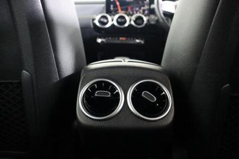 MERCEDES-BENZ CLA 1.3 CLA200 AMG Line Coupe 7G-DCT Euro 6 (s/s) 4dr