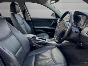 BMW 3 SERIES 2.0 320i SE Saloon 4dr Petrol Auto Euro 4 (150 ps)