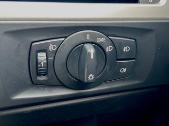 BMW 3 SERIES 2.0 320i SE Saloon 4dr Petrol Auto Euro 4 (150 ps)