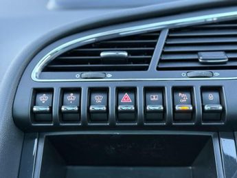 PEUGEOT 3008 1.6 e-HDi Allure SUV 5dr Diesel EGC Euro 5 (s/s) (115 ps)