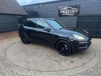 Porsche Cayenne 4.2 TD V8 S SUV 5dr Diesel TiptronicS 4WD Euro 5 (s/s) (382 ps)