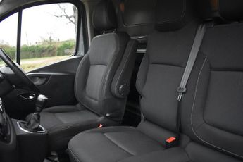 RENAULT TRAFIC 2.0 dCi ENERGY 28 Sport Panel Van 5dr Diesel Manual SWB Standard
