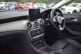 MERCEDES-BENZ GLA 2.1 GLA220d Sport (Executive) SUV 5dr Diesel 7G-DCT 4MATIC Euro 