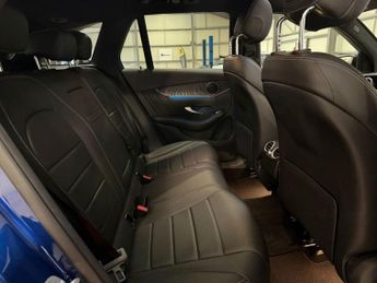 MERCEDES-BENZ GLC 2.0 GLC250 AMG Line (Premium) SUV 5dr Petrol G-Tronic+ 4MATIC Eu