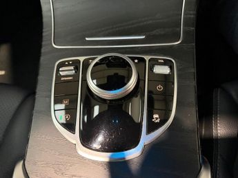 MERCEDES-BENZ GLC 2.0 GLC250 AMG Line (Premium) SUV 5dr Petrol G-Tronic+ 4MATIC Eu