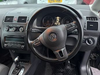 VOLKSWAGEN TOURAN 1.6 TDI BlueMotion Tech SE MPV 5dr Diesel DSG Euro 5 (s/s) (105 