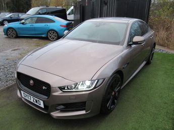 JAGUAR XE 2.0d R-Sport Saloon 4dr Diesel Auto AWD Euro 6 (s/s) (180 ps)