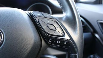 TOYOTA C-HR 1.8 VVT-h Dynamic SUV 5dr Petrol Hybrid CVT Euro 6 (s/s) (122 ps
