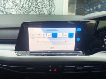 VOLKSWAGEN GOLF 1.5 TSI Life Hatchback 5dr Petrol Manual Euro 6 (s/s) (150 ps)