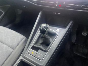 VOLKSWAGEN GOLF 1.5 TSI Life Hatchback 5dr Petrol Manual Euro 6 (s/s) (150 ps)