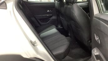 VAUXHALL MOKKA ELECTRIC 50kWh Elite Premium SUV 5dr Electric Auto (136 ps)