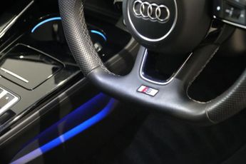 AUDI A4 AVANT 2.0 TFSI 40 Black Edition Estate 5dr Petrol S Tronic Euro 6 (s/s