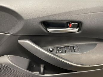 TOYOTA COROLLA 1.8 VVT-h Icon Hatchback 5dr Petrol Hybrid CVT Euro 6 (s/s) (140