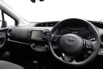 TOYOTA YARIS 1.5 VVT-h Design Hatchback 5dr Petrol Hybrid E-CVT Euro 6 (s/s) 