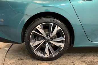 PEUGEOT 308 SW 1.6 12.4kWh Allure Estate 5dr Petrol Plug-in Hybrid e-EAT Euro 6