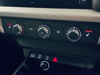 AUDI A1 1.0 TFSI 30 S line Sportback 5dr Petrol Manual Euro 6 (s/s) (116