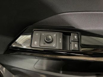 VOLKSWAGEN ID.3 Pro Performance 58kWh Life Hatchback 5dr Electric Auto (204 ps)