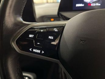 VOLKSWAGEN ID.3 Pro Performance 58kWh Life Hatchback 5dr Electric Auto (204 ps)