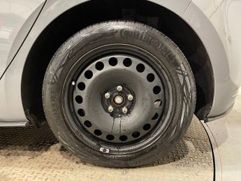 VOLKSWAGEN ID.3 Pro Performance 58kWh Life Hatchback 5dr Electric Auto (204 ps)