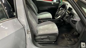 VOLKSWAGEN ID.3 Pro Performance 58kWh Life Hatchback 5dr Electric Auto (204 ps)