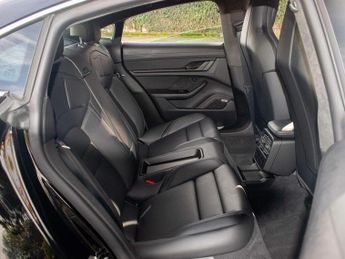 PORSCHE TAYCAN Performance Plus 93.4kWh Turbo Saloon 4dr Electric Auto 4WD (11k