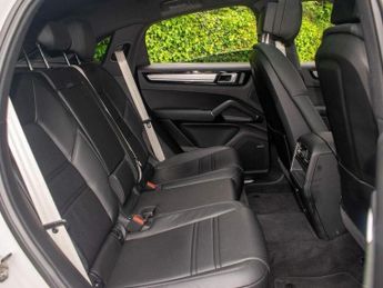 PORSCHE CAYENNE 3.0 V6 E-Hybrid 17.9kWh Platinum Edition Coupe 5dr Petrol Plug-i