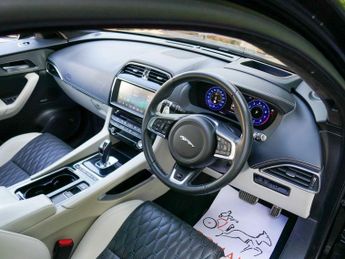 JAGUAR F-PACE 5.0 V8 SVR SUV 5dr Petrol Quickshift AWD Euro 6 (s/s) (550 ps)