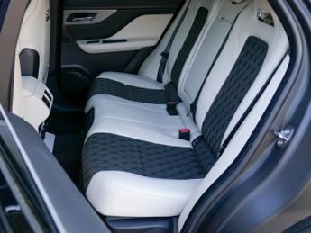 JAGUAR F-PACE 5.0 V8 SVR SUV 5dr Petrol Quickshift AWD Euro 6 (s/s) (550 ps)