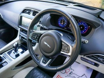 JAGUAR F-PACE 5.0 V8 SVR SUV 5dr Petrol Quickshift AWD Euro 6 (s/s) (550 ps)