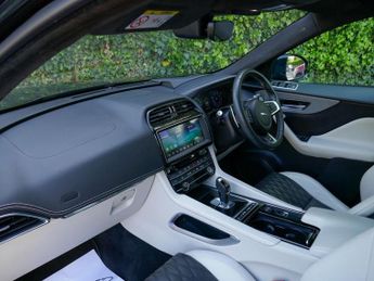 JAGUAR F-PACE 5.0 V8 SVR SUV 5dr Petrol Quickshift AWD Euro 6 (s/s) (550 ps)