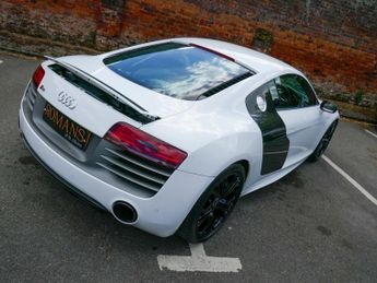 AUDI R8 5.2 FSI V10 Plus Coupe 2dr Petrol S Tronic quattro Euro 5 (550 p