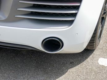 AUDI R8 5.2 FSI V10 Plus Coupe 2dr Petrol S Tronic quattro Euro 5 (550 p