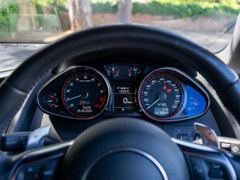 AUDI R8 5.2 FSI V10 Coupe 2dr Petrol S Tronic quattro Euro 5 (525 ps)