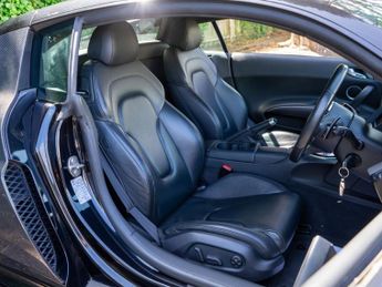 AUDI R8 5.2 FSI V10 Coupe 2dr Petrol S Tronic quattro Euro 5 (525 ps)