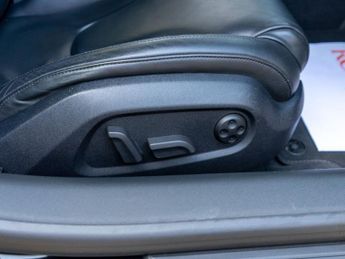 AUDI R8 5.2 FSI V10 Coupe 2dr Petrol S Tronic quattro Euro 5 (525 ps)