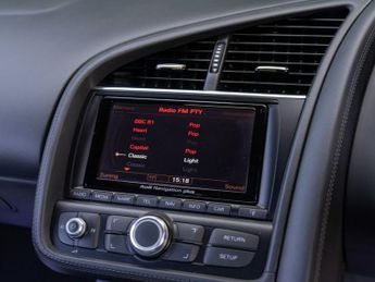 AUDI R8 5.2 FSI V10 Coupe 2dr Petrol S Tronic quattro Euro 5 (525 ps)