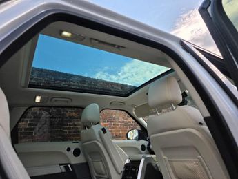 LAND ROVER RANGE ROVER SPORT 3.0 SD V6 HSE Dynamic SUV 5dr Diesel Auto 4WD Euro 6 (s/s) (306 