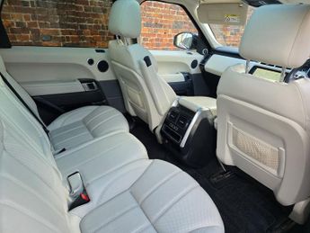 LAND ROVER RANGE ROVER SPORT 3.0 SD V6 HSE Dynamic SUV 5dr Diesel Auto 4WD Euro 6 (s/s) (306 