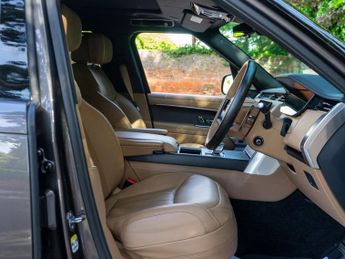 LAND ROVER RANGE ROVER 3.0 P400 MHEV Autobiography SUV 5dr Petrol Auto 4WD Euro 6 (s/s)