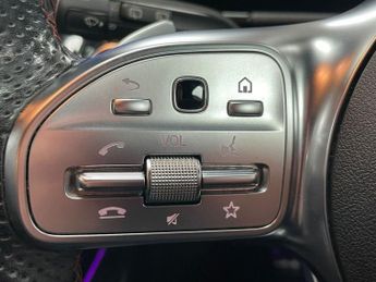 MERCEDES-BENZ EQA EQA 300 66.5kWh AMG Line SUV 5dr Electric Auto 4MATIC (228 ps)