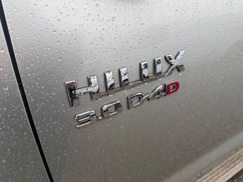 TOYOTA HILUX 3.0 D-4D G Pickup 4dr Diesel Automatic 4WD