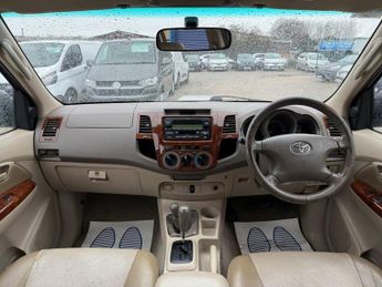 TOYOTA HILUX 3.0 D-4D G Pickup 4dr Diesel Automatic 4WD