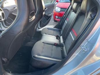 MERCEDES-BENZ A-CLASS 1.5 A180 CDI SE Hatchback 5dr Diesel 7G-DCT Euro 5 (s/s) (109 ps