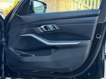 BMW 3 SERIES 2.0 318d MHT M Sport Saloon 4dr Diesel Hybrid Auto Euro 6 (s/s) 