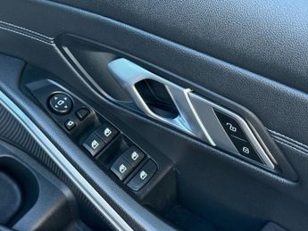 BMW 3 SERIES 2.0 318d MHT M Sport Saloon 4dr Diesel Hybrid Auto Euro 6 (s/s) 