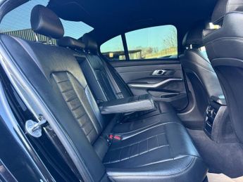 BMW 3 SERIES 2.0 318d MHT M Sport Saloon 4dr Diesel Hybrid Auto Euro 6 (s/s) 